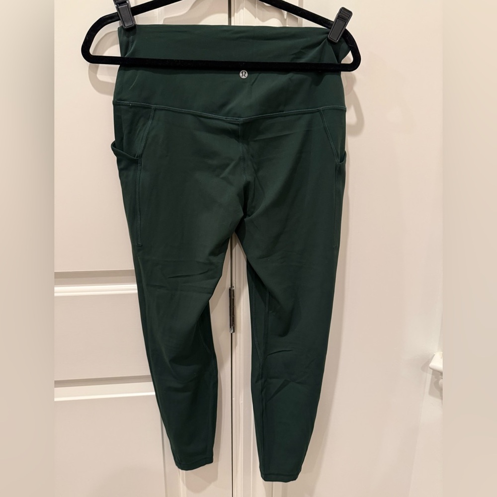 Align High-Rise Crop with Pockets 23” Size 12 Legacy Green - Picture 3 of 4